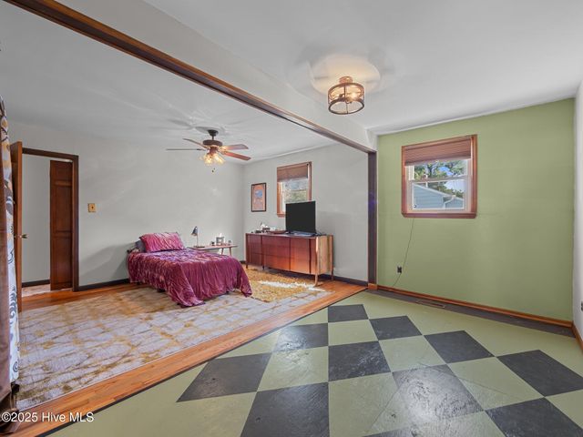 704 Seminole Trail, Jacksonville, NC 28540