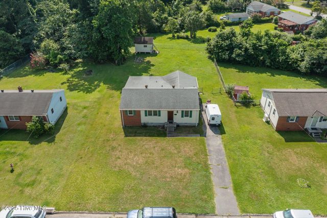 704 Seminole Trail, Jacksonville, NC 28540