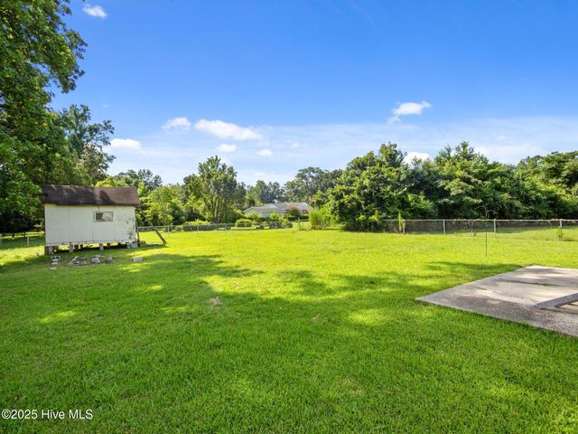 704 Seminole Trail, Jacksonville, NC 28540