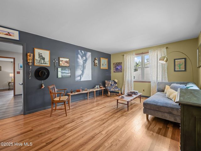 704 Seminole Trail, Jacksonville, NC 28540