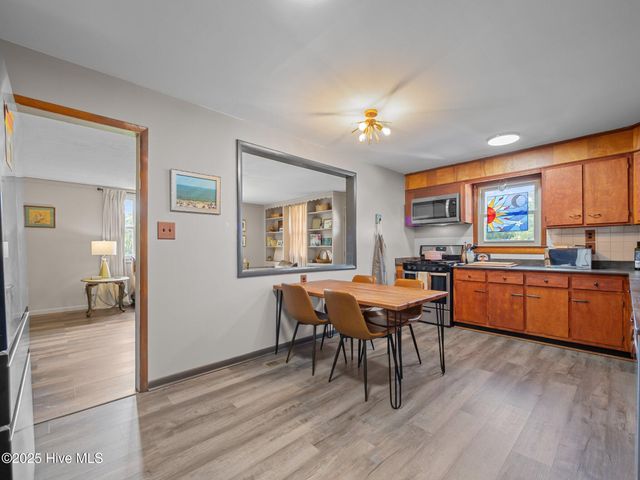 704 Seminole Trail, Jacksonville, NC 28540