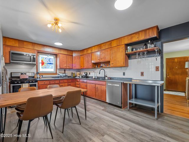 704 Seminole Trail, Jacksonville, NC 28540