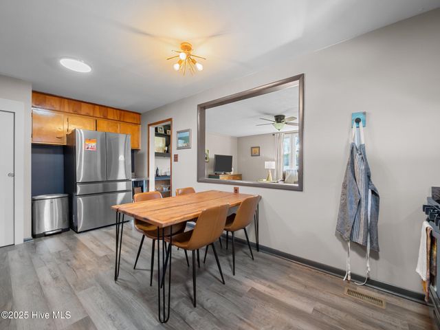 704 Seminole Trail, Jacksonville, NC 28540