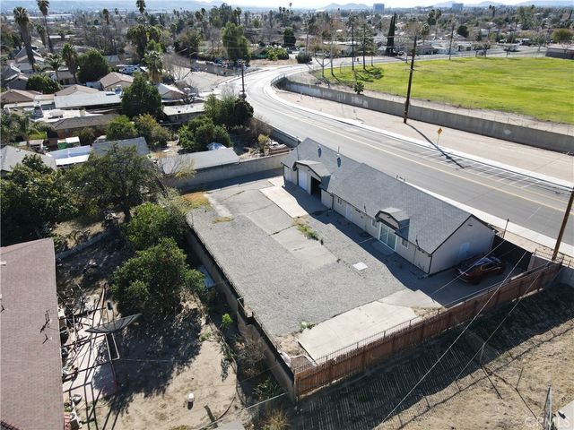 6937 Perris Hill Park, San Bernardino, CA 92404