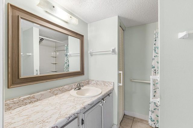 1100 Ponce De Leon Circle N210, Vero Beach, FL 32960