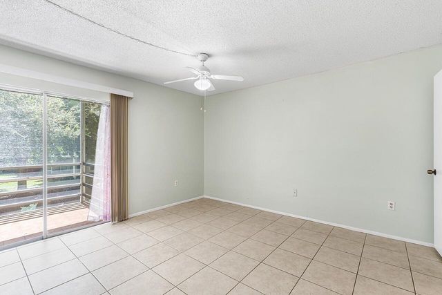 1100 Ponce De Leon Circle N210, Vero Beach, FL 32960