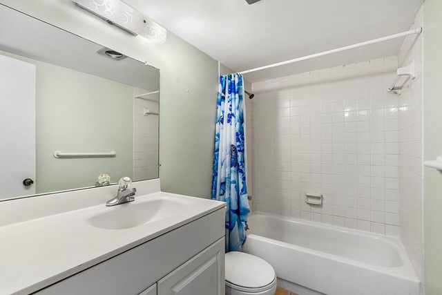 1100 Ponce De Leon Circle N210, Vero Beach, FL 32960