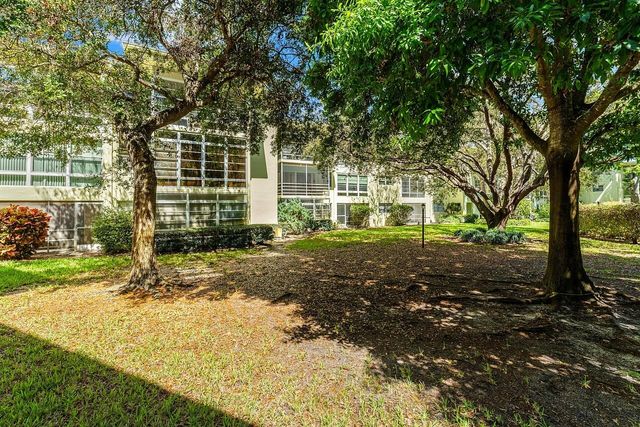 1100 Ponce De Leon Circle N210, Vero Beach, FL 32960