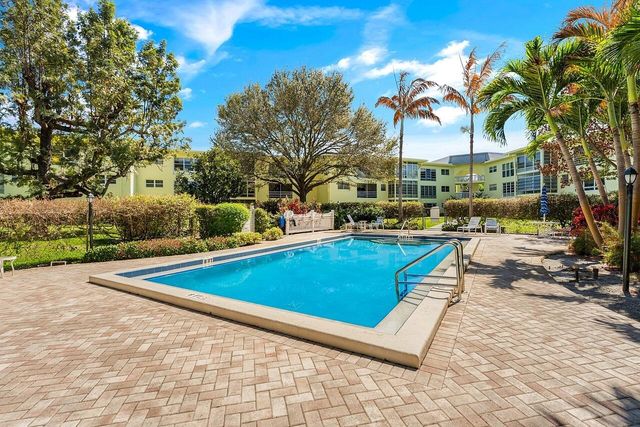 1100 Ponce De Leon Circle N210, Vero Beach, FL 32960