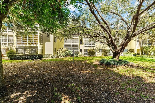 1100 Ponce De Leon Circle N210, Vero Beach, FL 32960