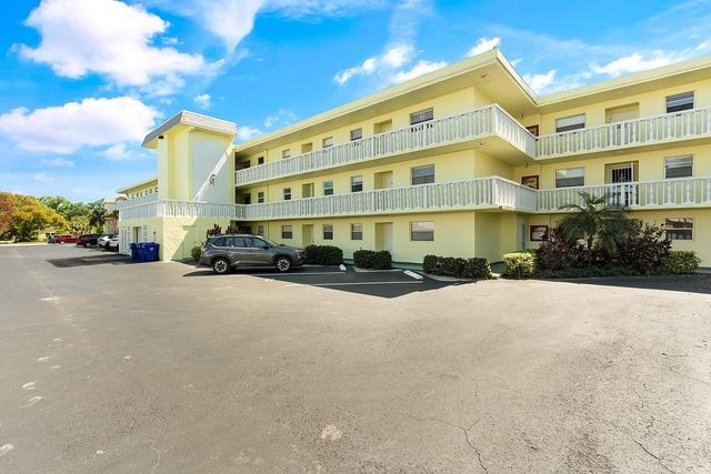 1100 Ponce De Leon Circle N210, Vero Beach, FL 32960