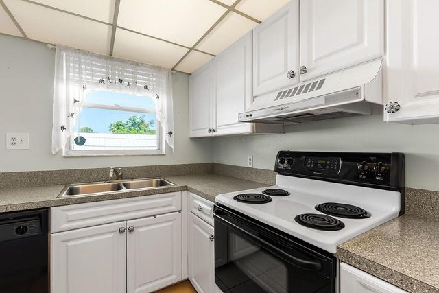 1100 Ponce De Leon Circle N210, Vero Beach, FL 32960