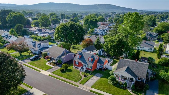 557 Ellen Street, Hellertown Boro, PA 18055