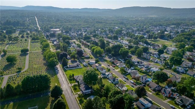 557 Ellen Street, Hellertown Boro, PA 18055