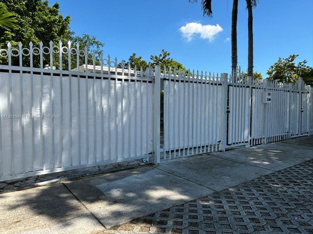 2359 NW 32nd St, Miami, FL 33142