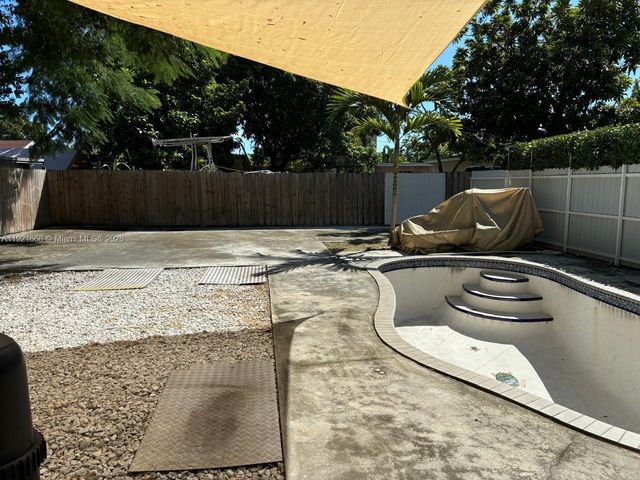 2359 NW 32nd St, Miami, FL 33142