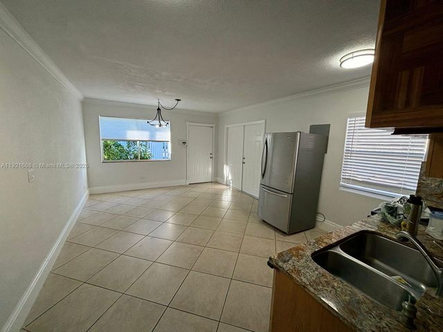 2359 NW 32nd St, Miami, FL 33142