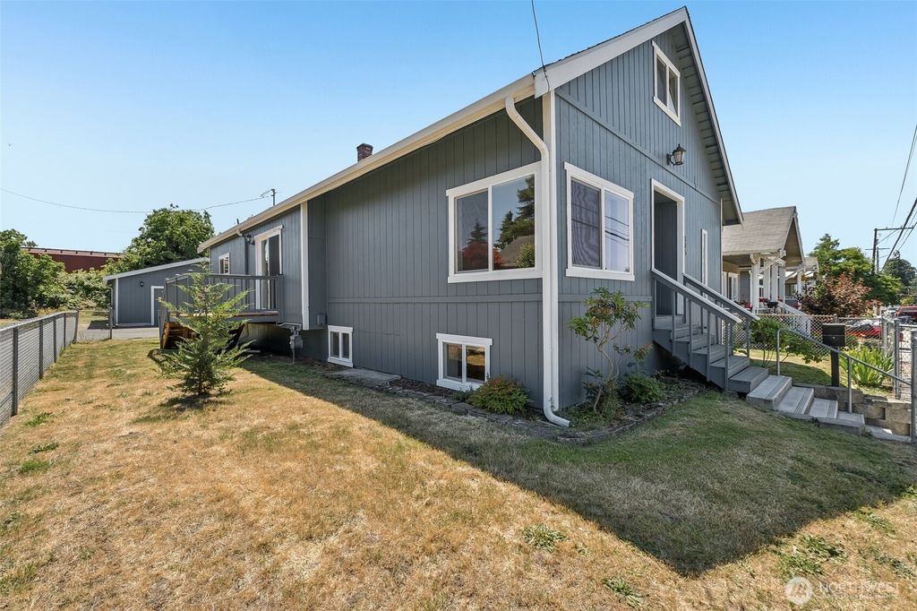 806 4th Street SE, Auburn, WA 98002