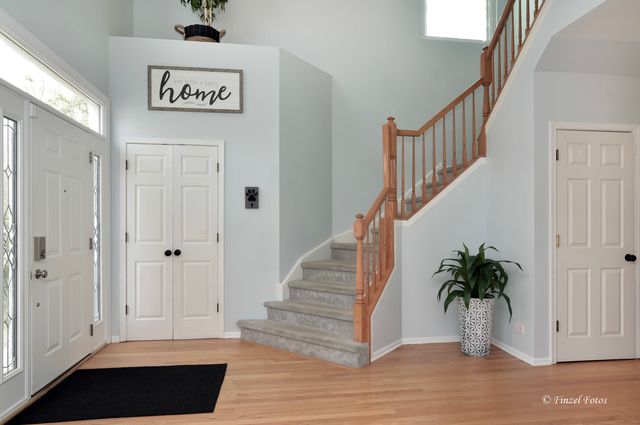 4560 Mackinac Street, Lake In The Hills, IL 60156