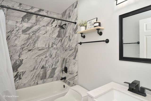 4560 Mackinac Street, Lake In The Hills, IL 60156