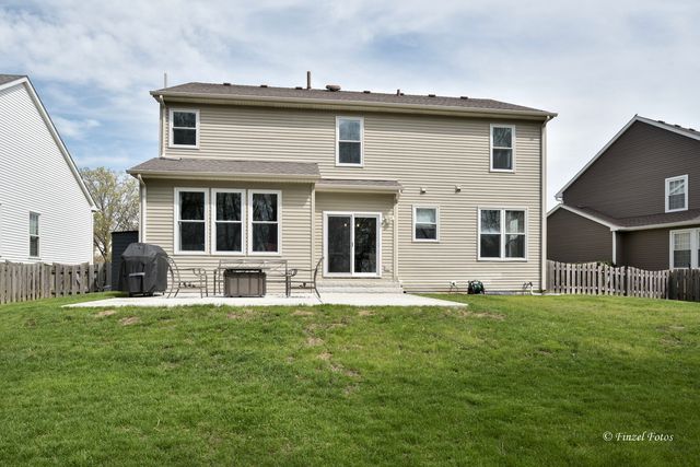 4560 Mackinac Street, Lake In The Hills, IL 60156