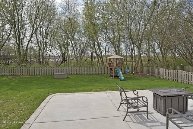 4560 Mackinac Street, Lake In The Hills, IL 60156