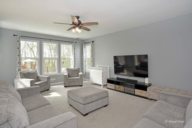 4560 Mackinac Street, Lake In The Hills, IL 60156