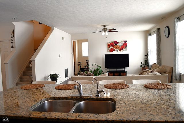 1922 Lakecrest Drive, Columbus, IN 47201