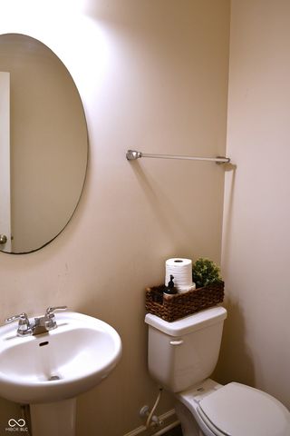 1922 Lakecrest Drive, Columbus, IN 47201