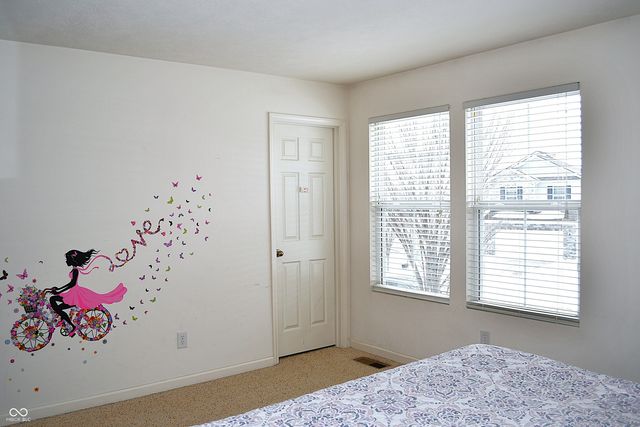 1922 Lakecrest Drive, Columbus, IN 47201