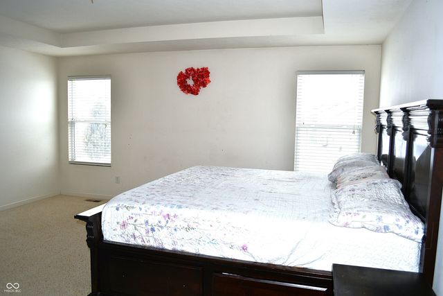 1922 Lakecrest Drive, Columbus, IN 47201