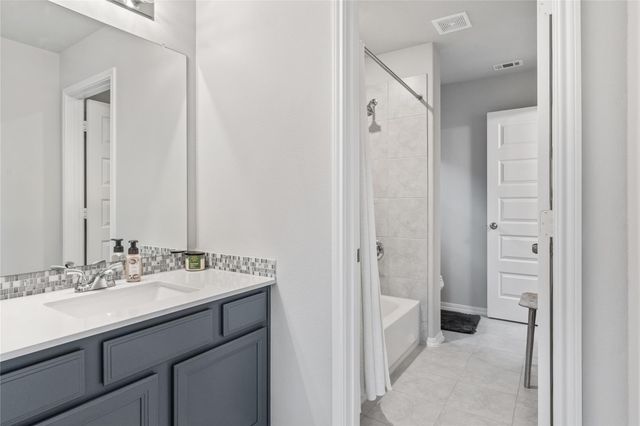 271 Bronze View Drive, Montgomery, TX 77316