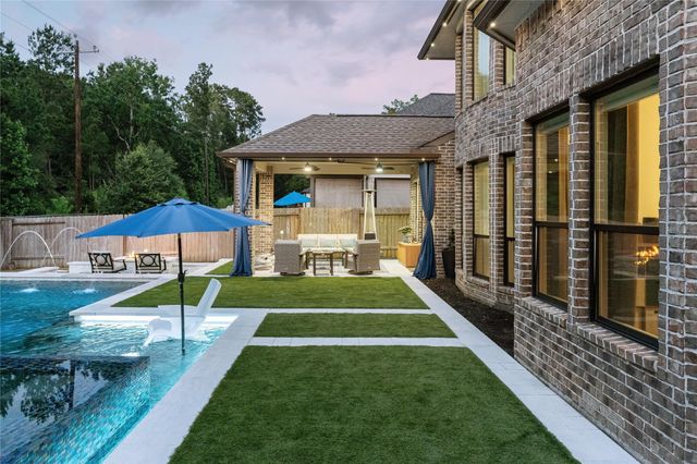 271 Bronze View Drive, Montgomery, TX 77316