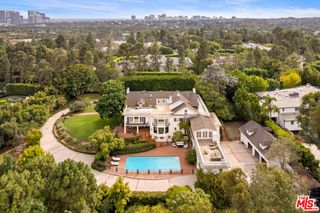 1006 N Crescent Drive, Beverly Hills, CA 90210