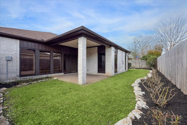 85 Crestwood Circle, Sugar Land, TX 77478