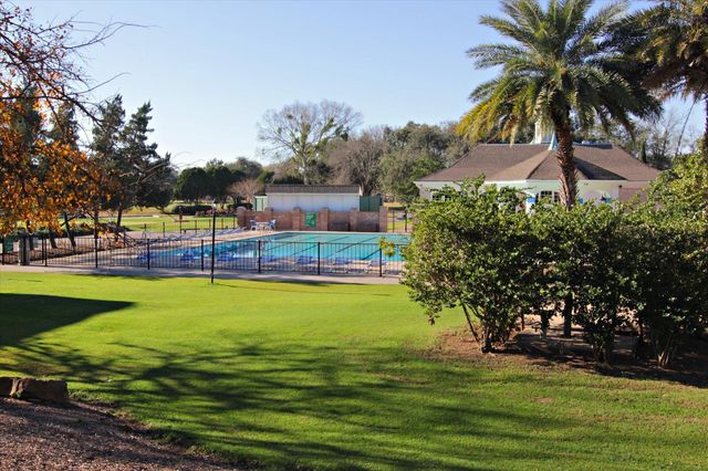 85 Crestwood Circle, Sugar Land, TX 77478