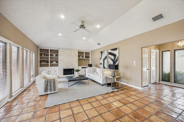 85 Crestwood Circle, Sugar Land, TX 77478