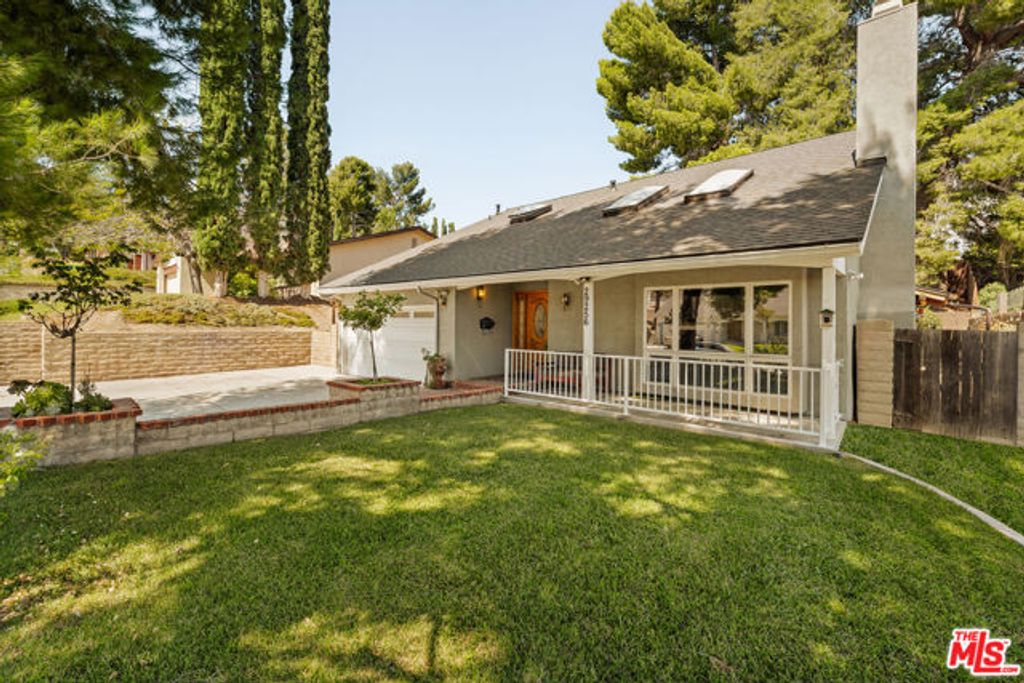 29256 Snapdragon Place, Santa Clarita, CA 91387