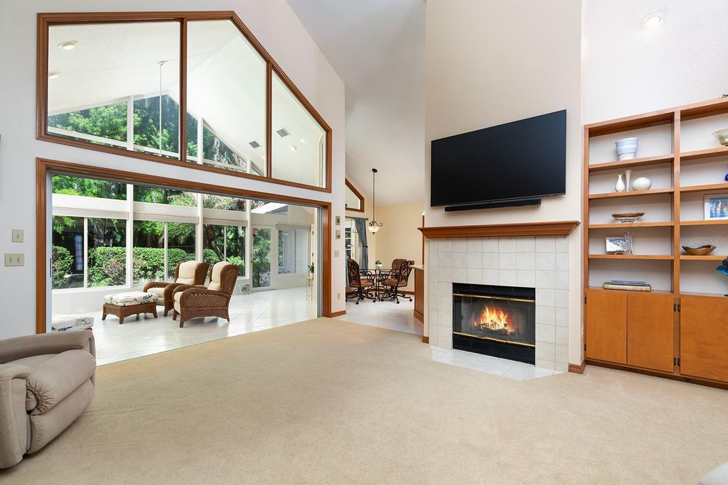 Image 4 of property listing at 808 SILVERWOOD DRIVE, Lake Mary, FL 32746