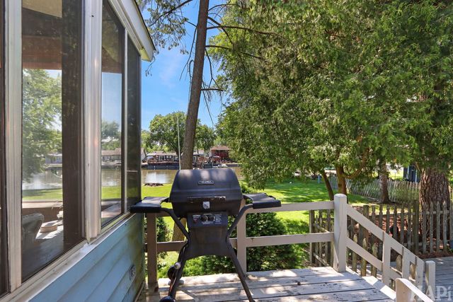 37486 N Terrace Lane, Spring Grove, IL 60081