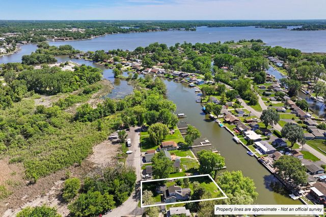 37486 N Terrace Lane, Spring Grove, IL 60081