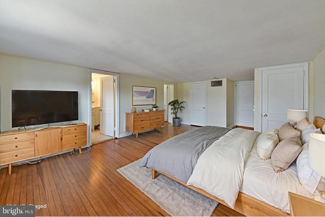 456 N EASTON RD, Glenside, PA 19038