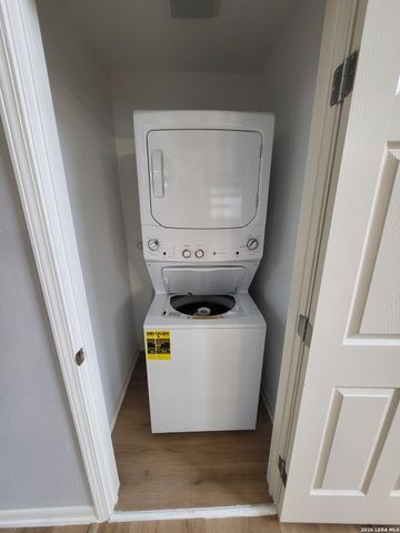 235 Basswood Dr, San Antonio, TX 78213