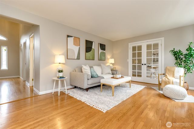 6529 60th Street W, University Place, WA 98467