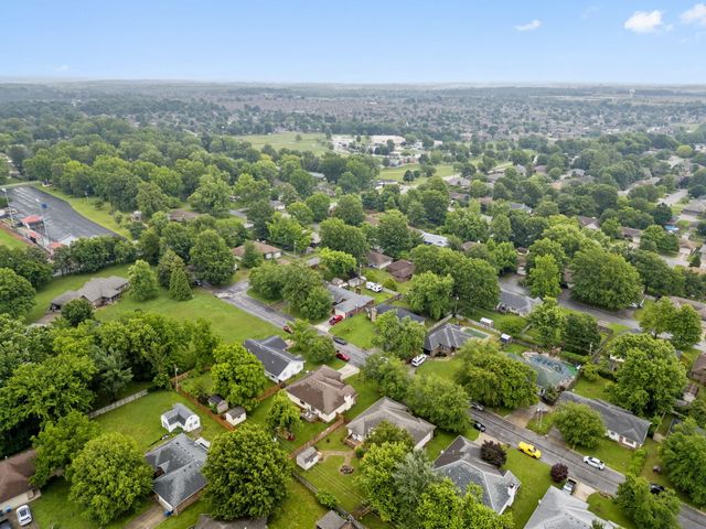 503 Spruce Street, Nixa, MO 65714