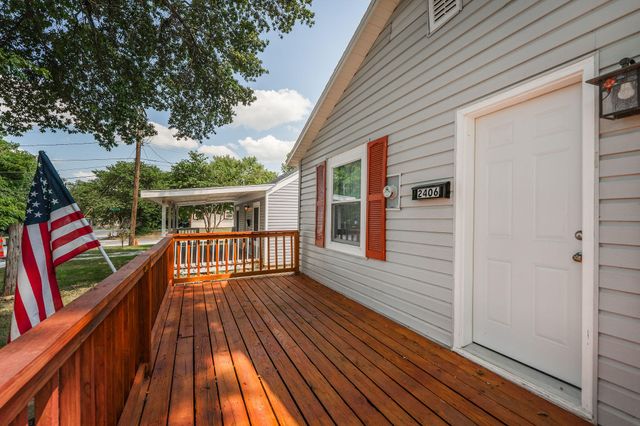 2406 W High Street, Springfield, MO 65803