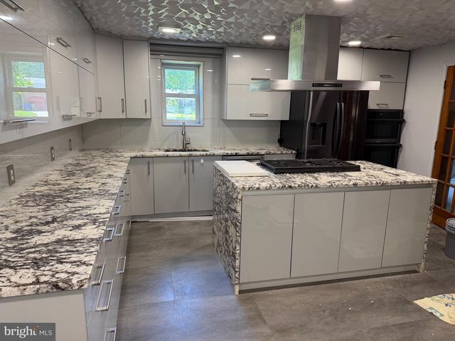 926 MERCER ST, Cherry Hill, NJ 08002
