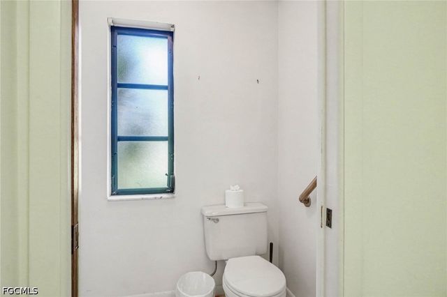 233 SE 31st ST, Cape Coral, FL 33904