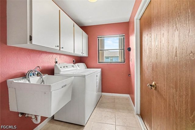 233 SE 31st ST, Cape Coral, FL 33904