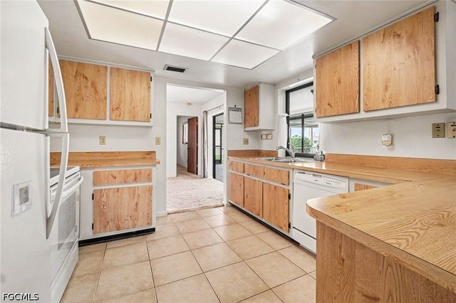 233 SE 31st ST, Cape Coral, FL 33904